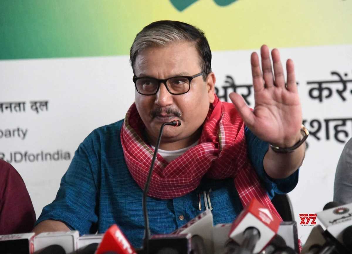 पोस्टर विवाद के बाद सामने आए राजद सांसद मनोज झा, कहा, पार्टी सभी धर्मों का करती है सम्मान पोस्टर विवाद के बाद सामने आए राजद सांसद मनोज झा, कहा, पार्टी सभी धर्मों का करती है सम्मान